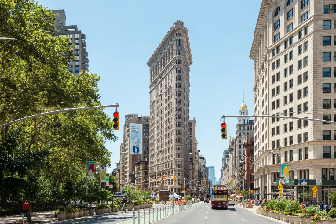 macmillan-leaving-flatiron.jpg, Street views of the Flatiron Building in NYC