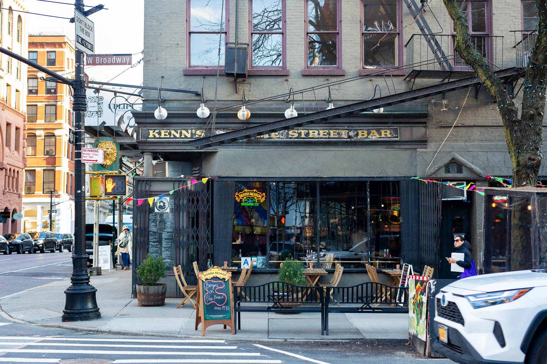 Kenn’s Broome Street Bar